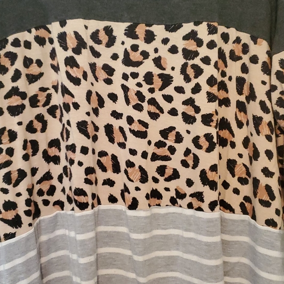 Cheetah Tunic - Picture 3 of 3